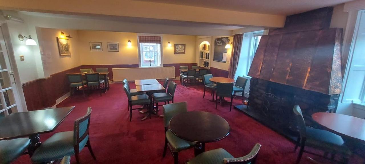 Gordon Arms Hotel Fochabers Exterior photo